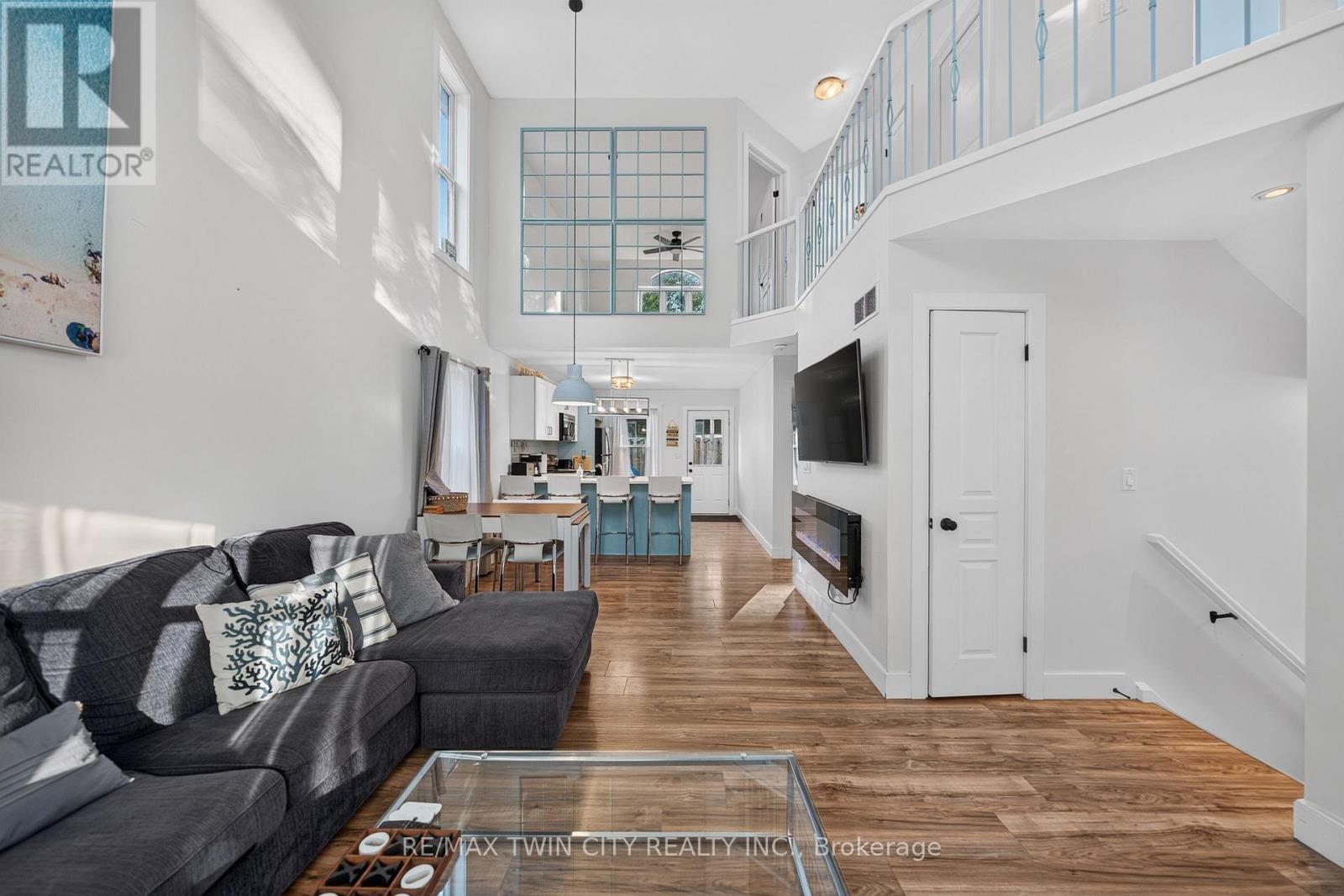10 QUEENS AVENUE - Image 12