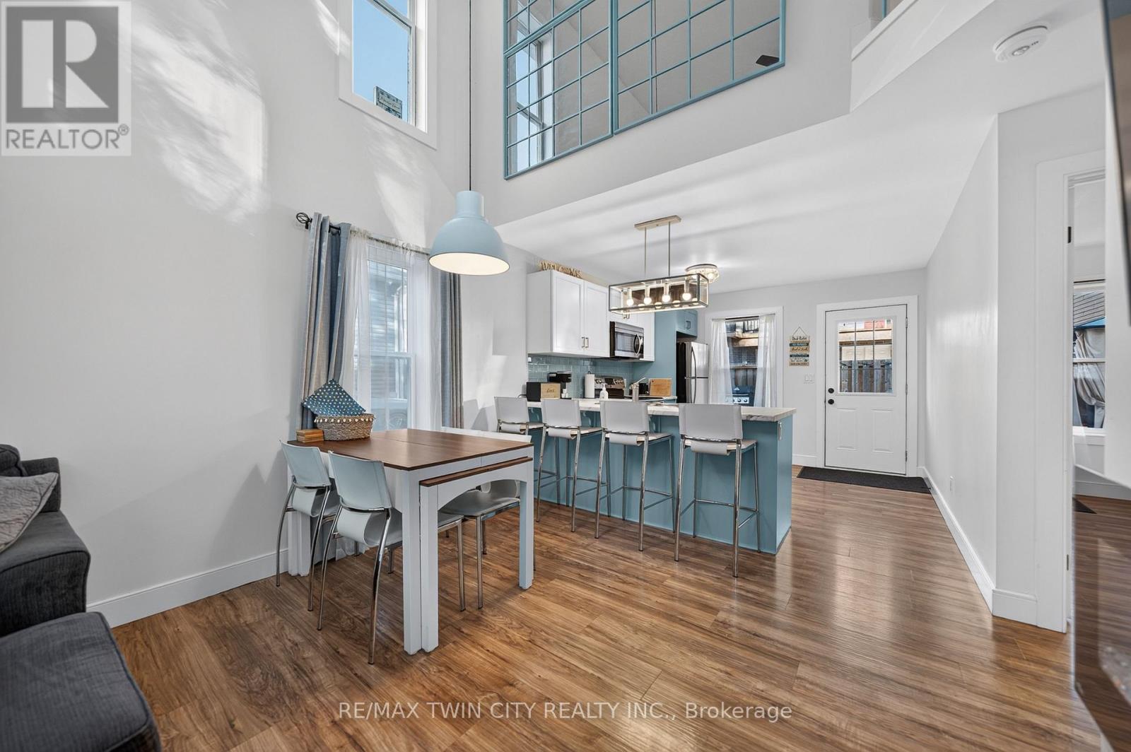 10 QUEENS AVENUE - Image 13