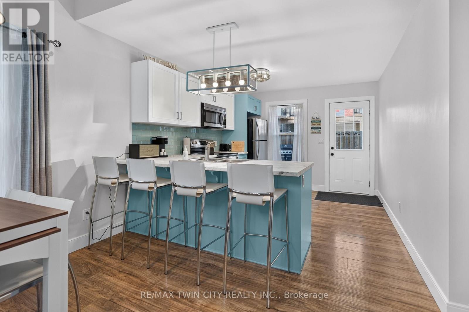 10 QUEENS AVENUE - Image 14