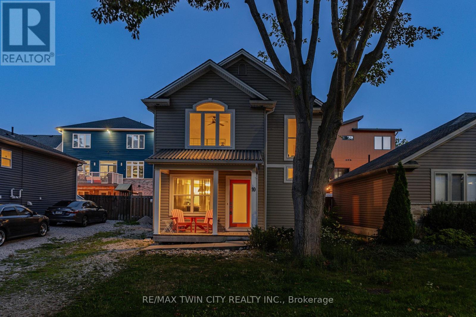 10 QUEENS AVENUE - 2