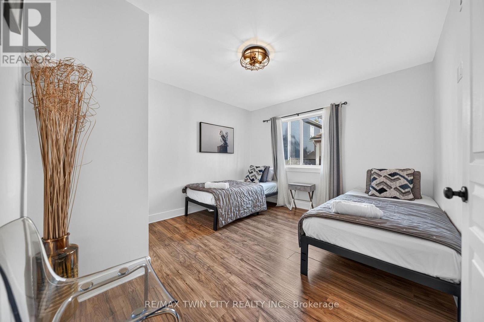10 QUEENS AVENUE - Image 22
