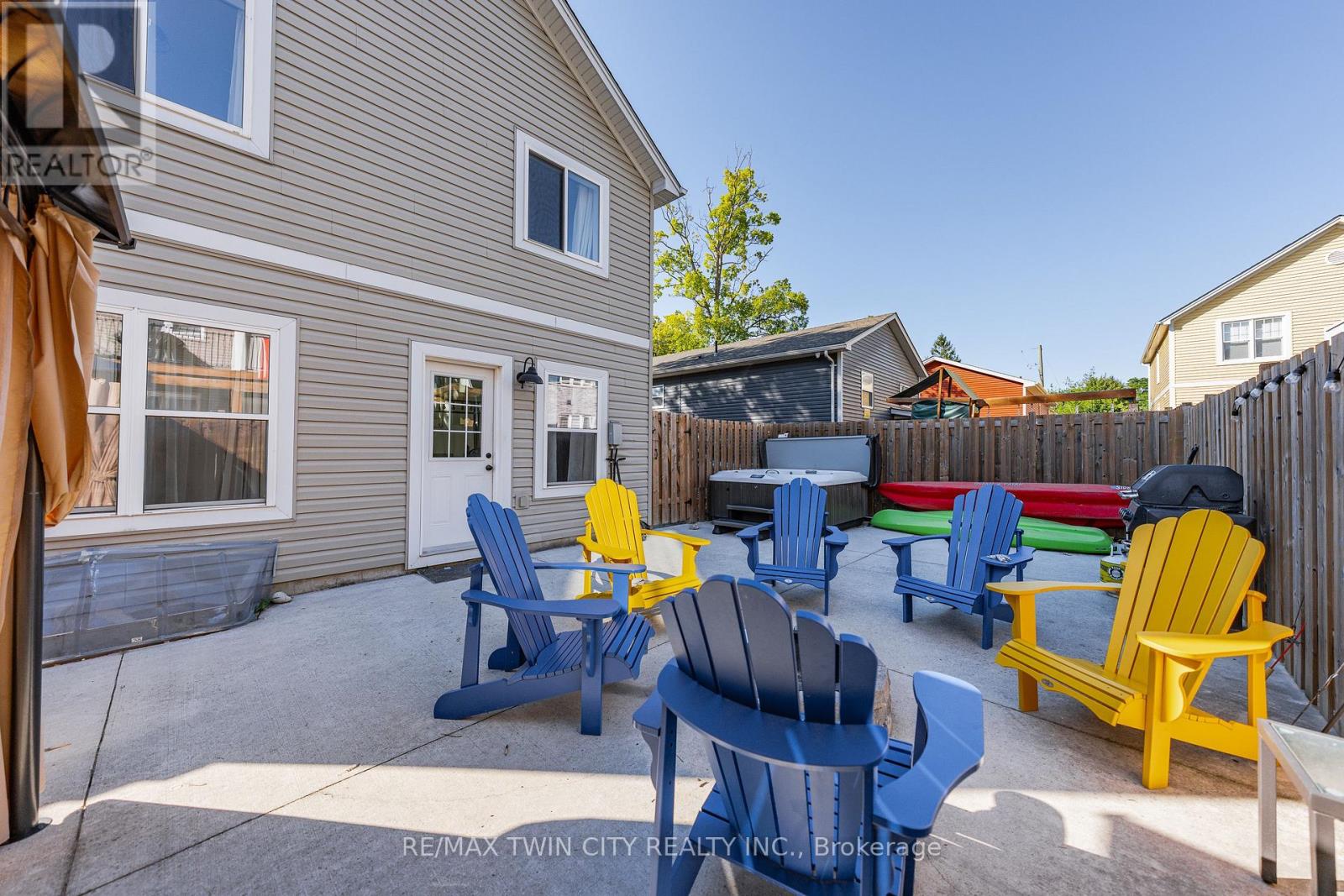 10 QUEENS AVENUE - Image 34