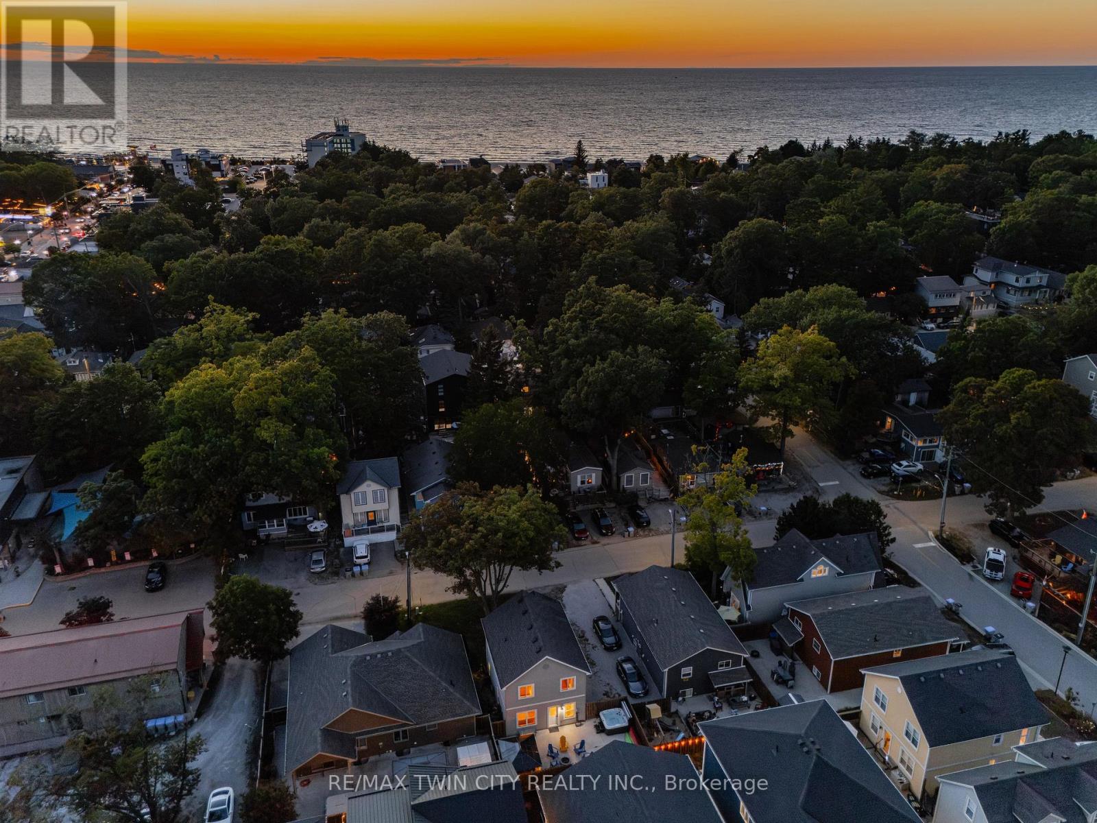 10 QUEENS AVENUE - Image 39