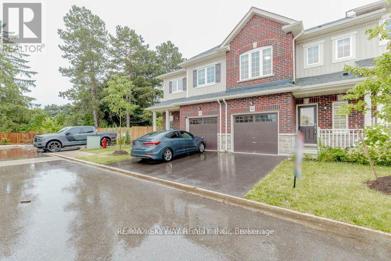 44 DEWBERRY DRIVE — photo 1