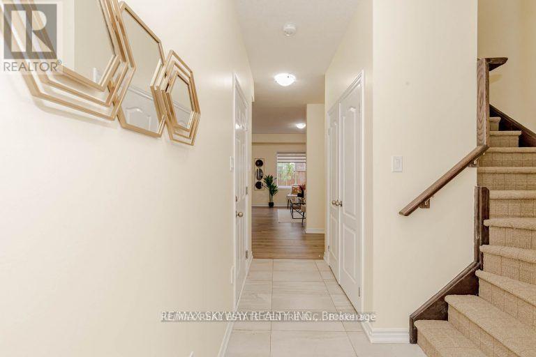 44 DEWBERRY DRIVE — photo 2