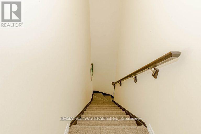 44 Dewberry Drive, Kitchener, Ontario, N2B0A9, Kitchener, Ontario — photo 5 of 5