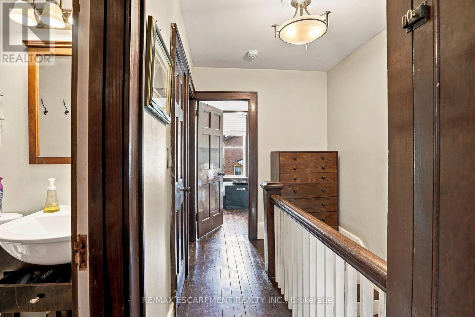 83 NAPIER STREET - 11