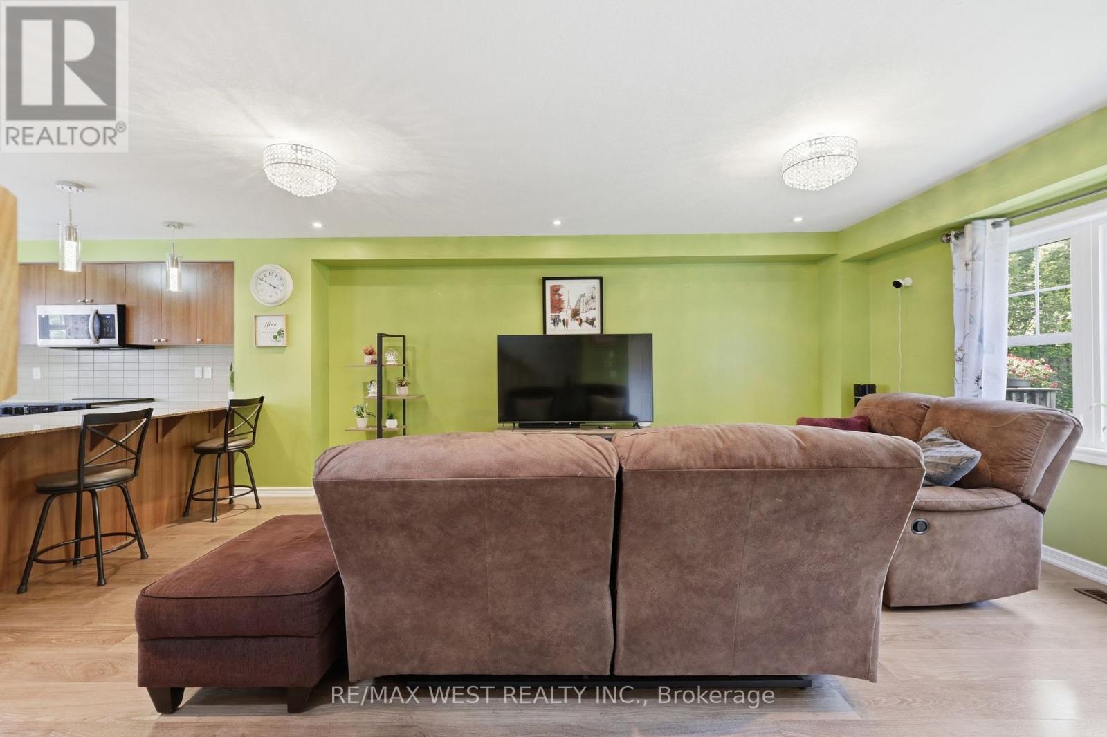 #35 701 HOMER WATSON BOULEVARD - Image 10