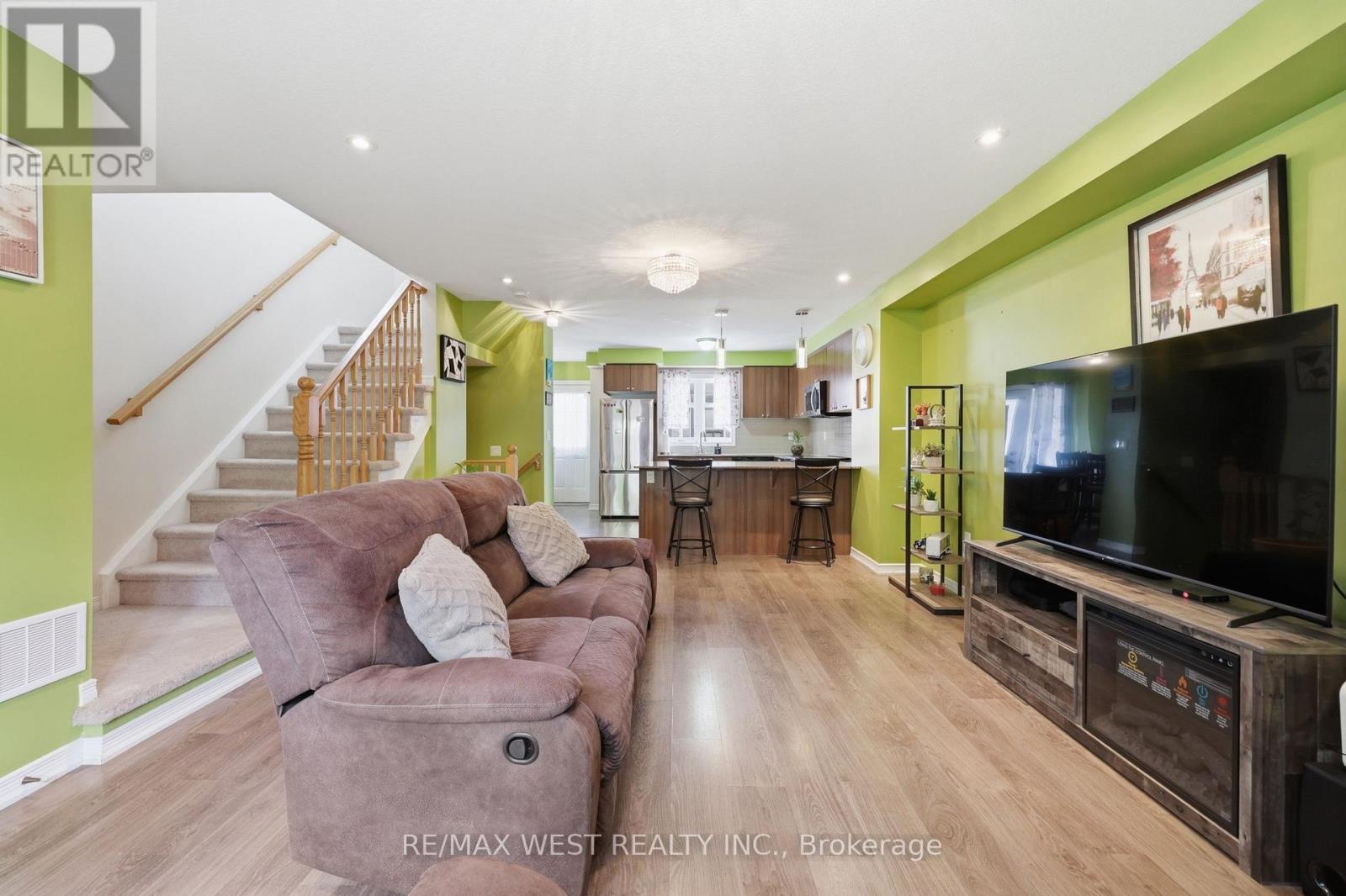 #35 701 HOMER WATSON BOULEVARD - Image 9