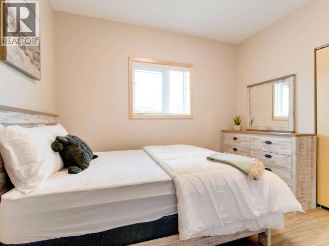 3-35 GLEANER AVENUE - Image 12