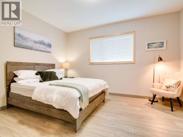 3-35 GLEANER AVENUE - 8