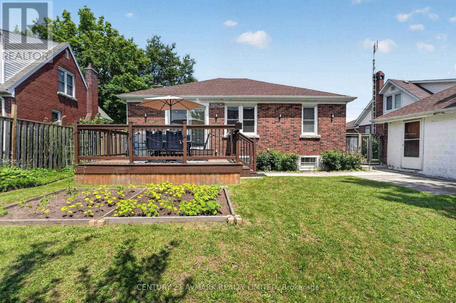 6268 CORWIN CRESCENT - 39