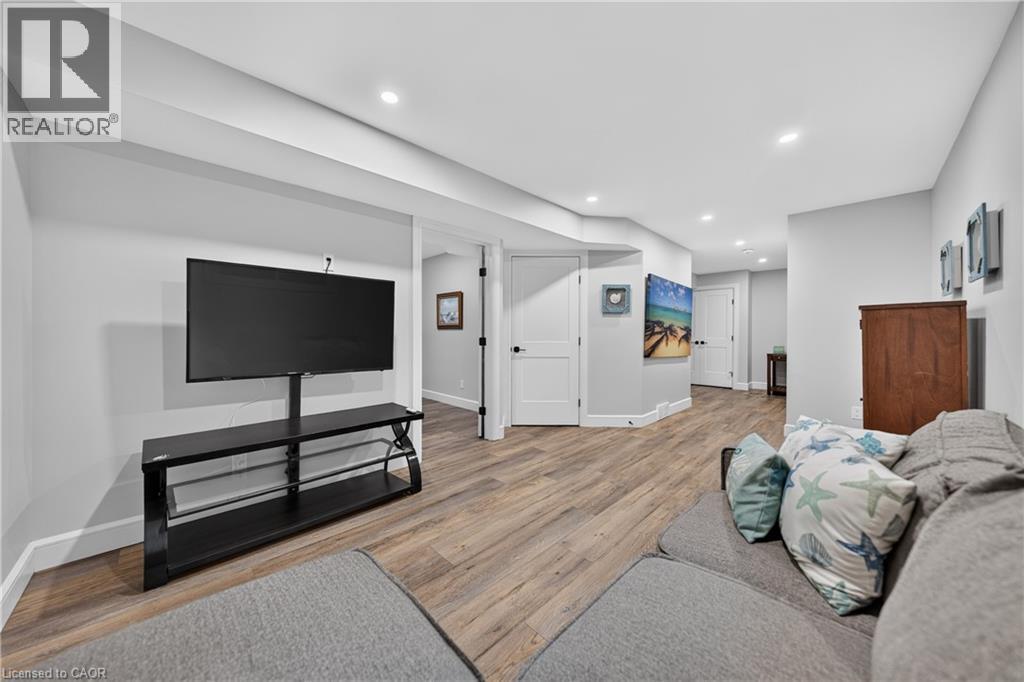 10 QUEENS Avenue - Image 28