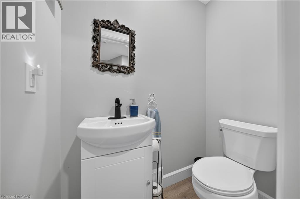 10 QUEENS Avenue - Image 30