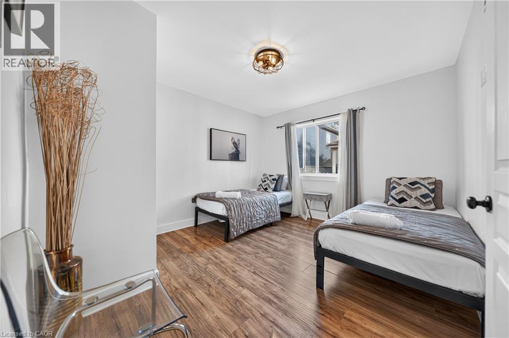 10 QUEENS Avenue - Image 22