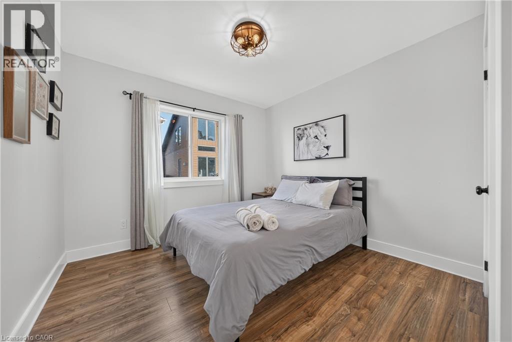 10 QUEENS Avenue - Image 25
