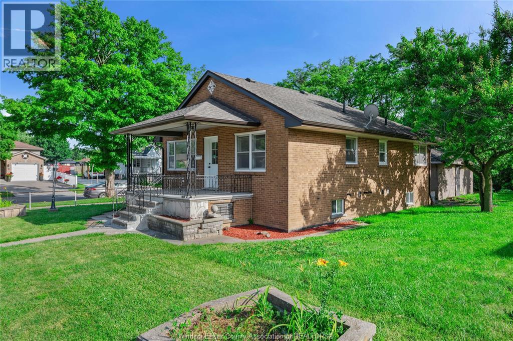 1465 CAMPBELL AVENUE - 6