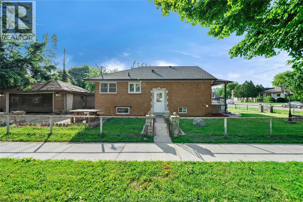 1465 CAMPBELL AVENUE - 8