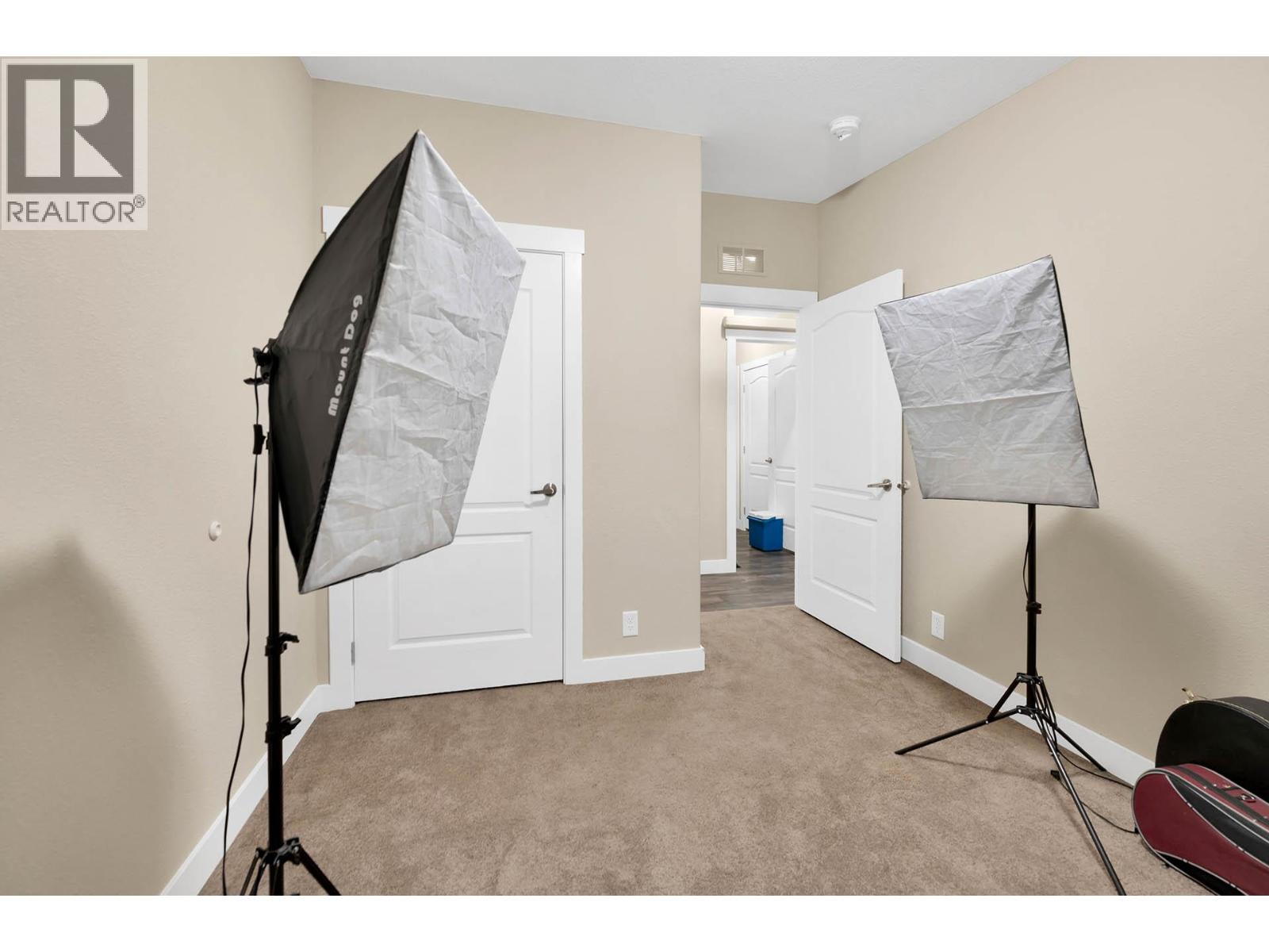 840 DEER Drive - 28