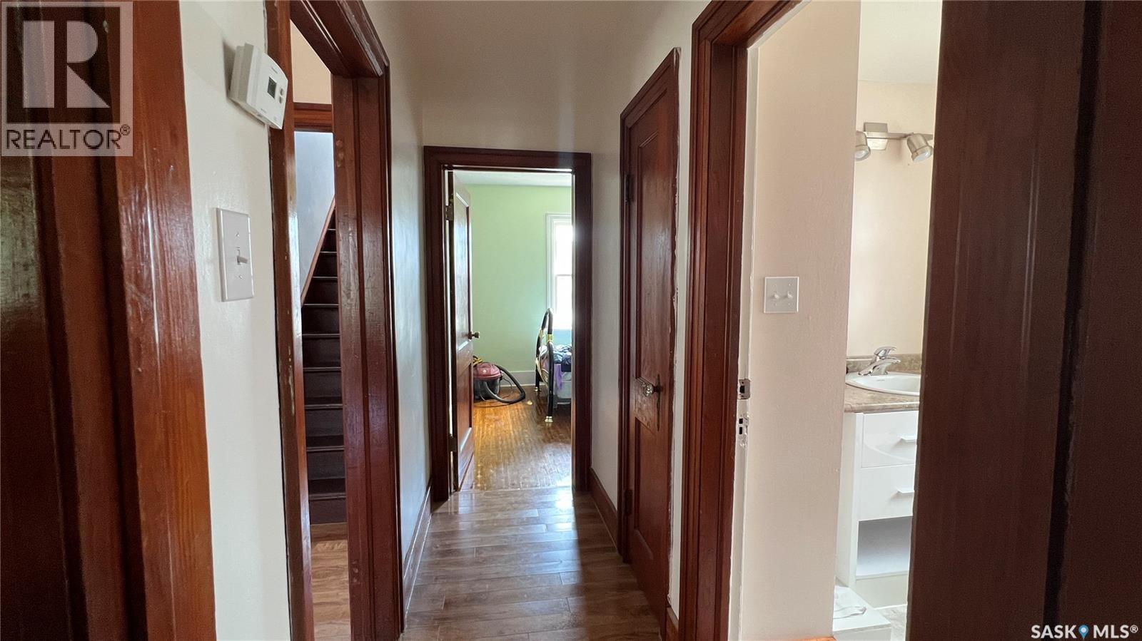 355 10th STREET E - Image 10