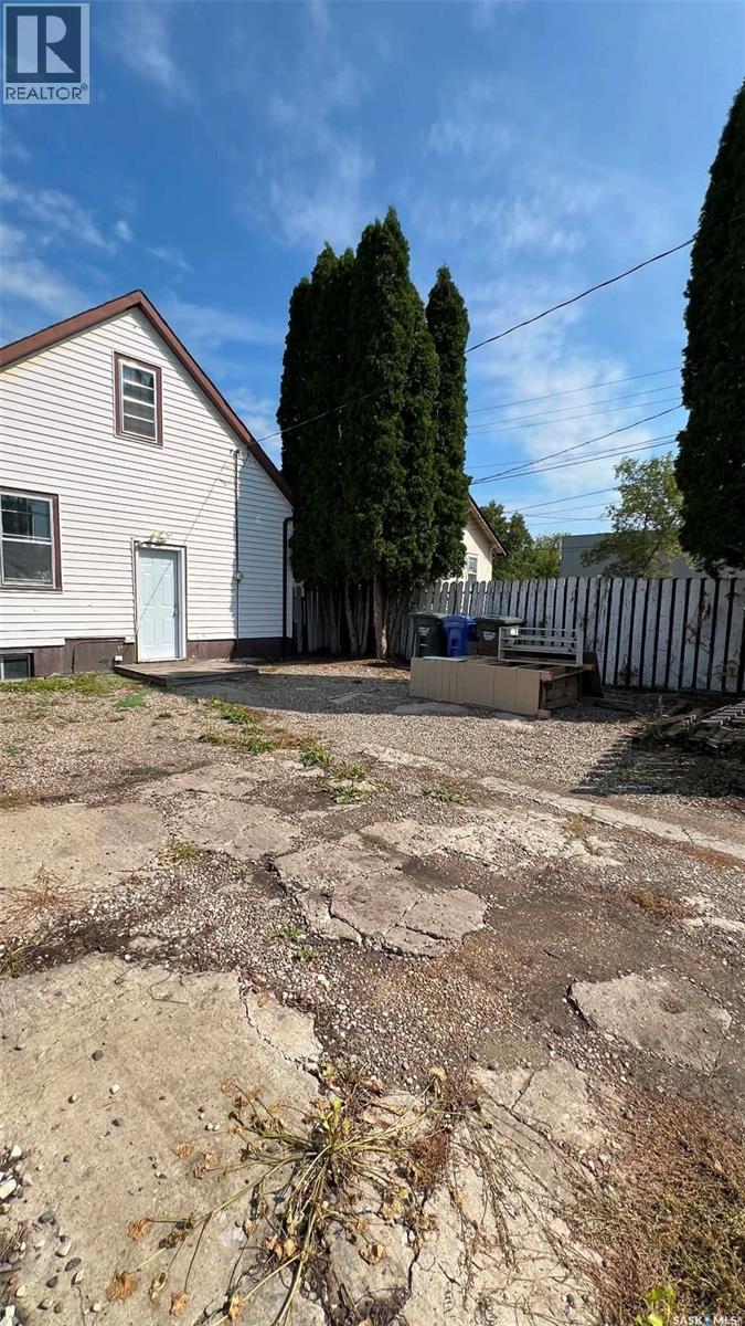 355 10th STREET E - 40