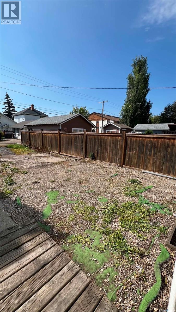 355 10th STREET E - Image 38