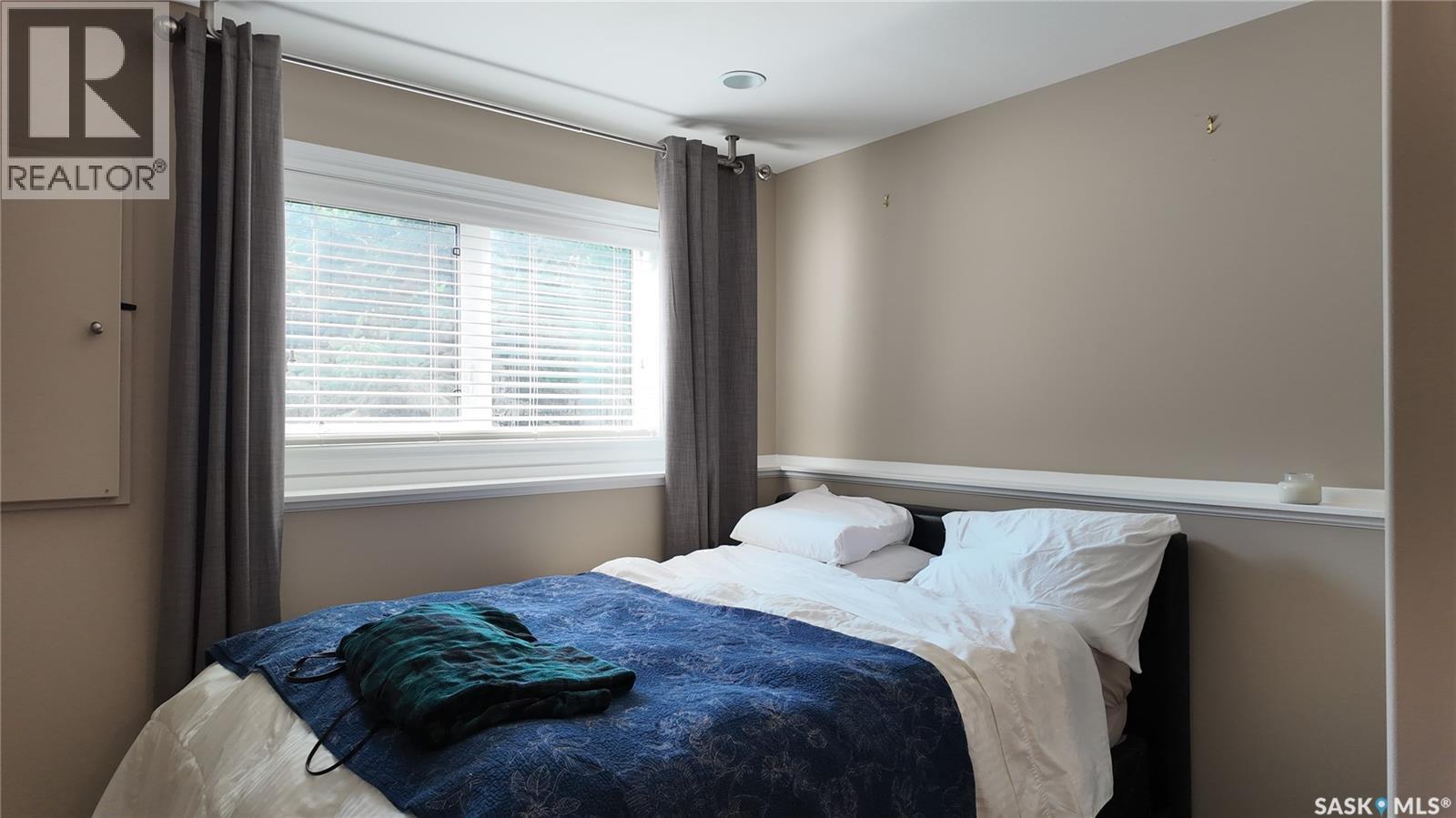 #409 212 Willis CRESCENT - Image 11