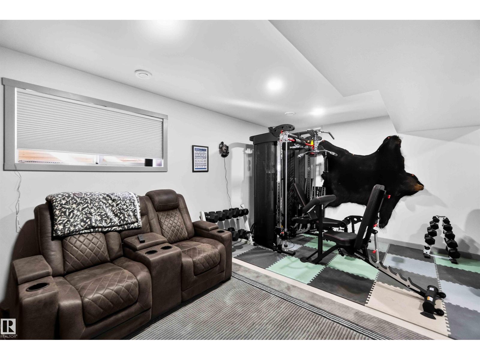 91 HILTON CV - Image 44