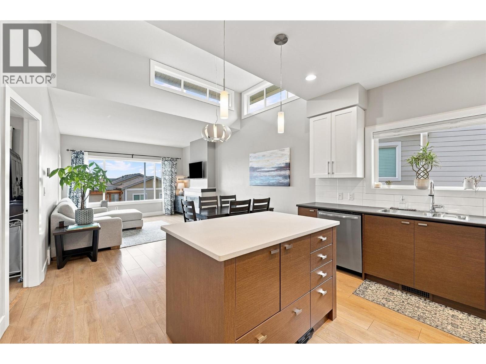 2200 LINFIELD Drive Unit# 32, Kamloops