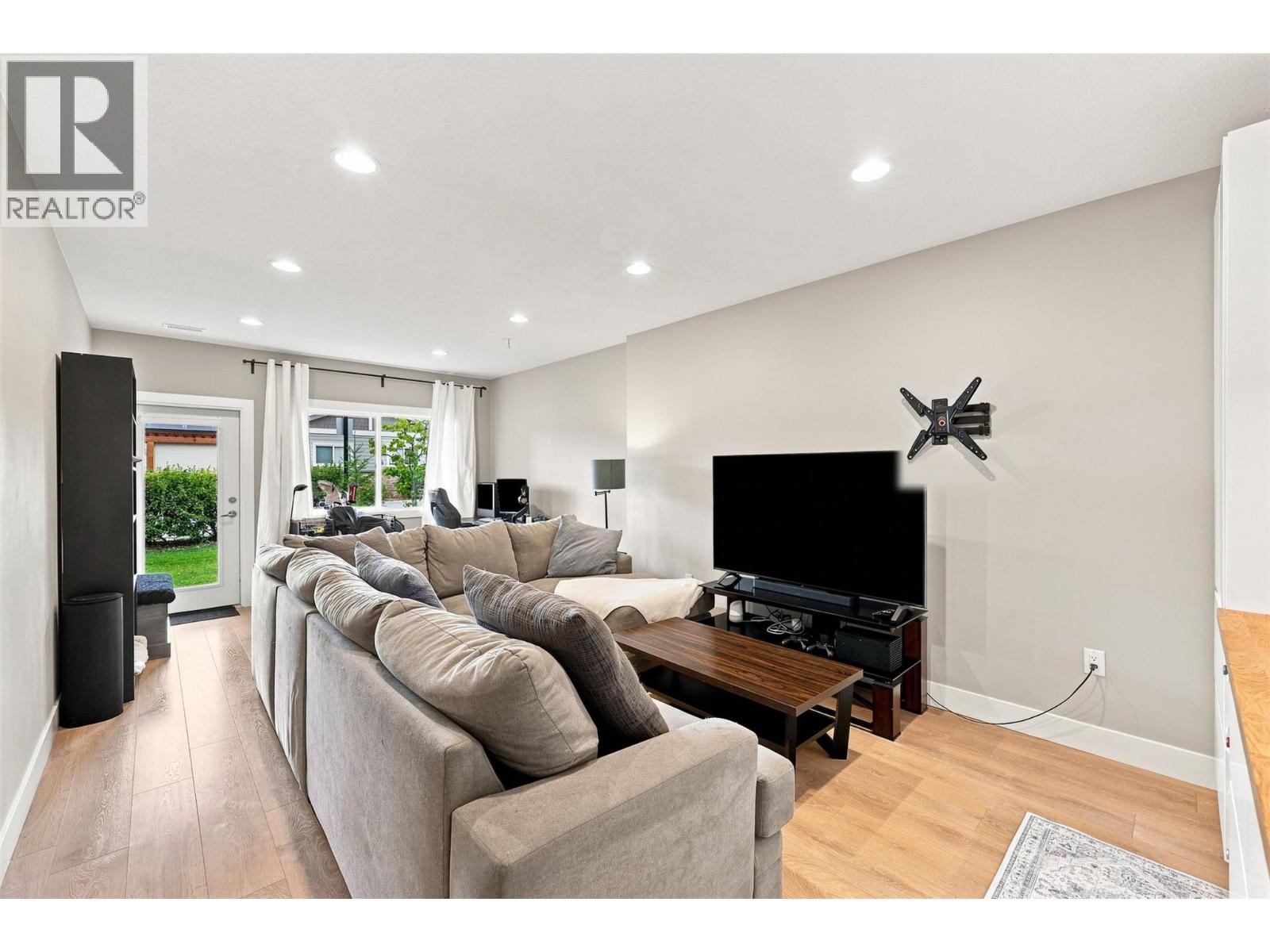 2200 LINFIELD Drive Unit# 32, Kamloops