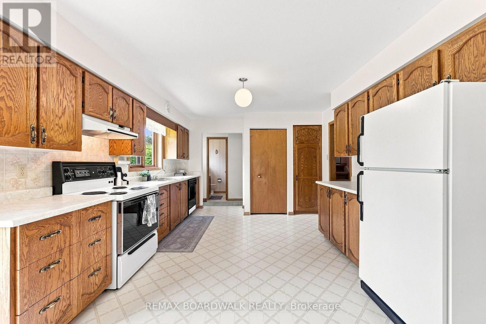 21 MAITLAND STREET - Image 12