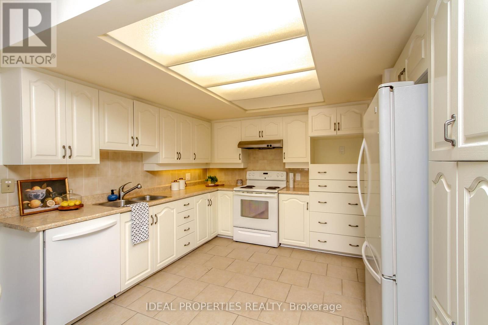 39 HUNTINGS END AVENUE - 17