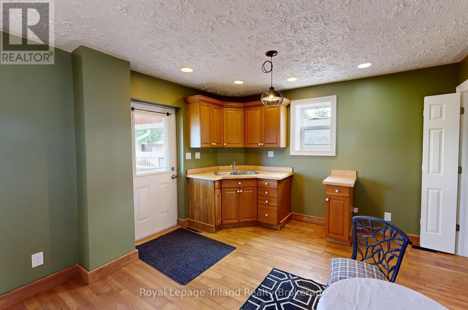 16 BROADWAY STREET - Image 4