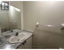 648 Fleetwood Drive, Oshawa, ON L1K0A2 Photo 7
