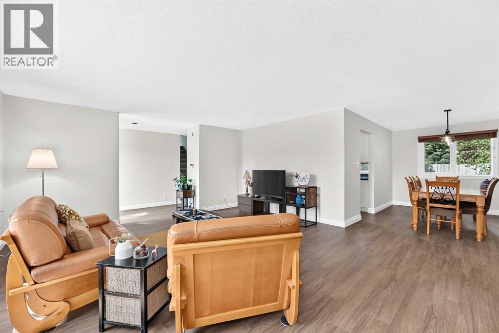 1220 73 Avenue SW - 12