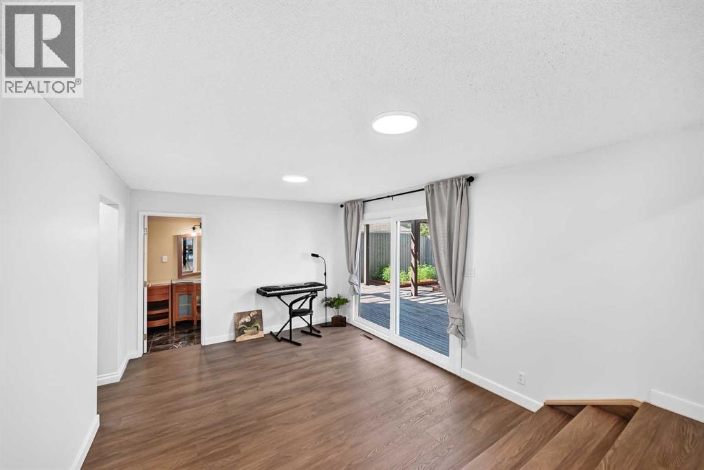 1220 73 Avenue SW - 13