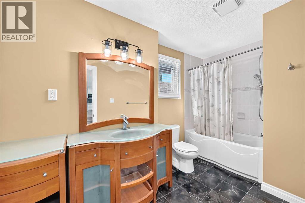 1220 73 Avenue SW - 20