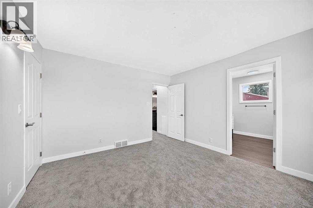 1220 73 Avenue SW - 22