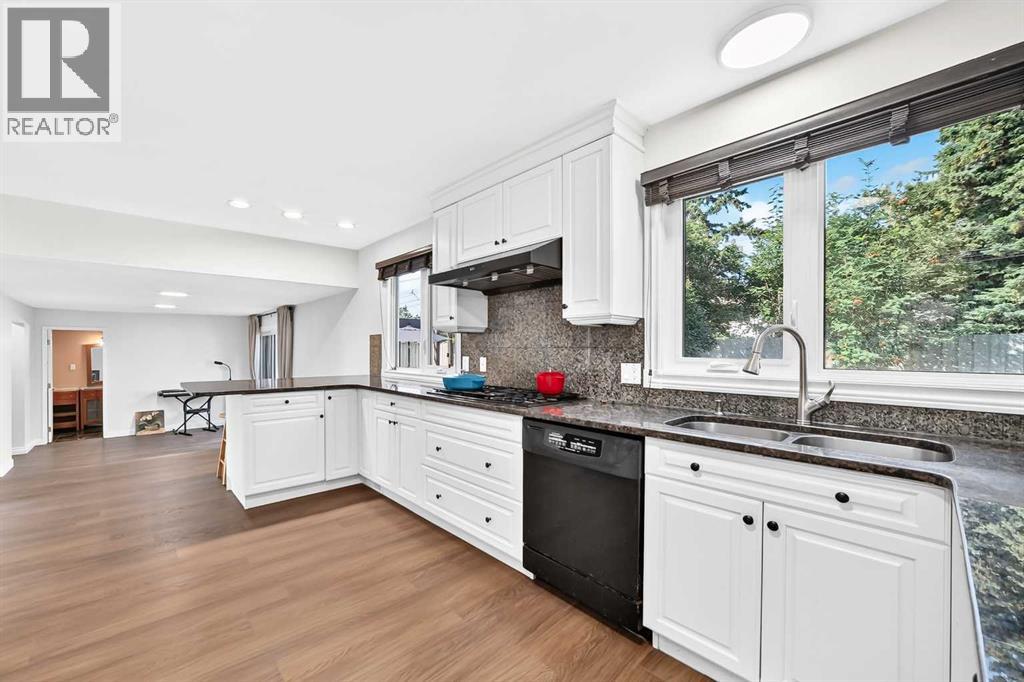 1220 73 Avenue SW - 9