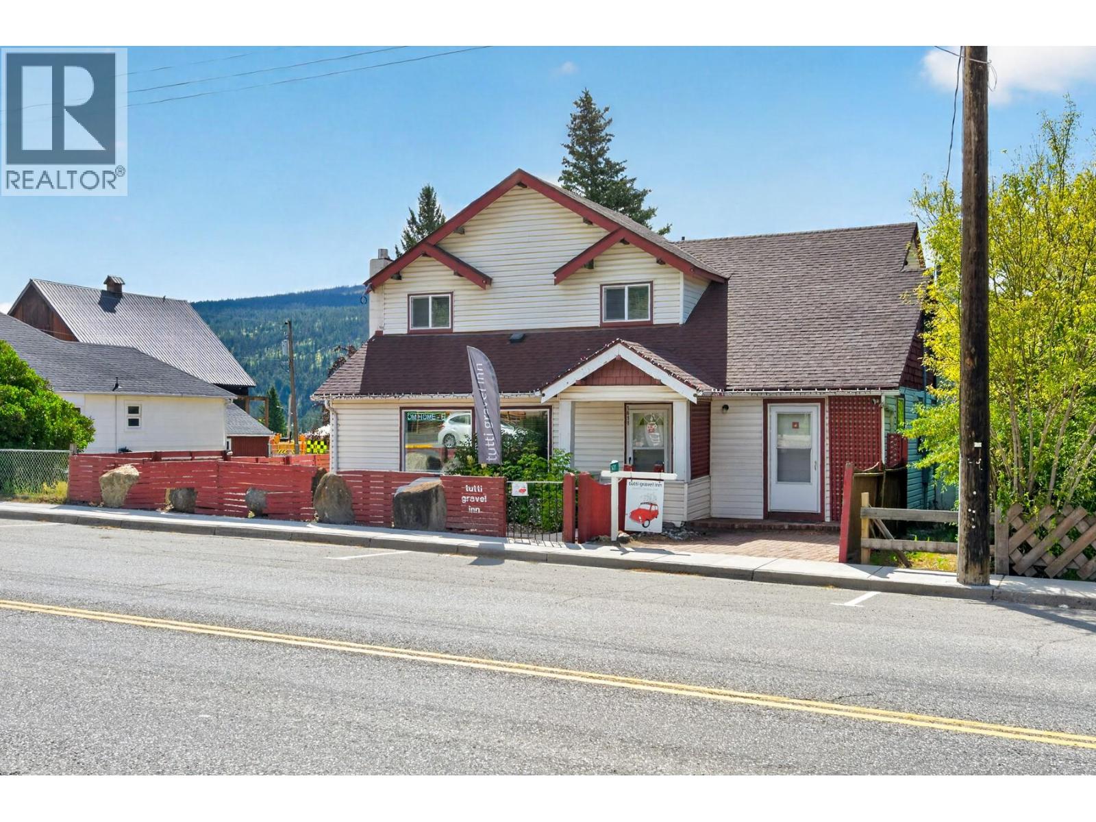 1411 CARIBOO  97 Highway, Clinton