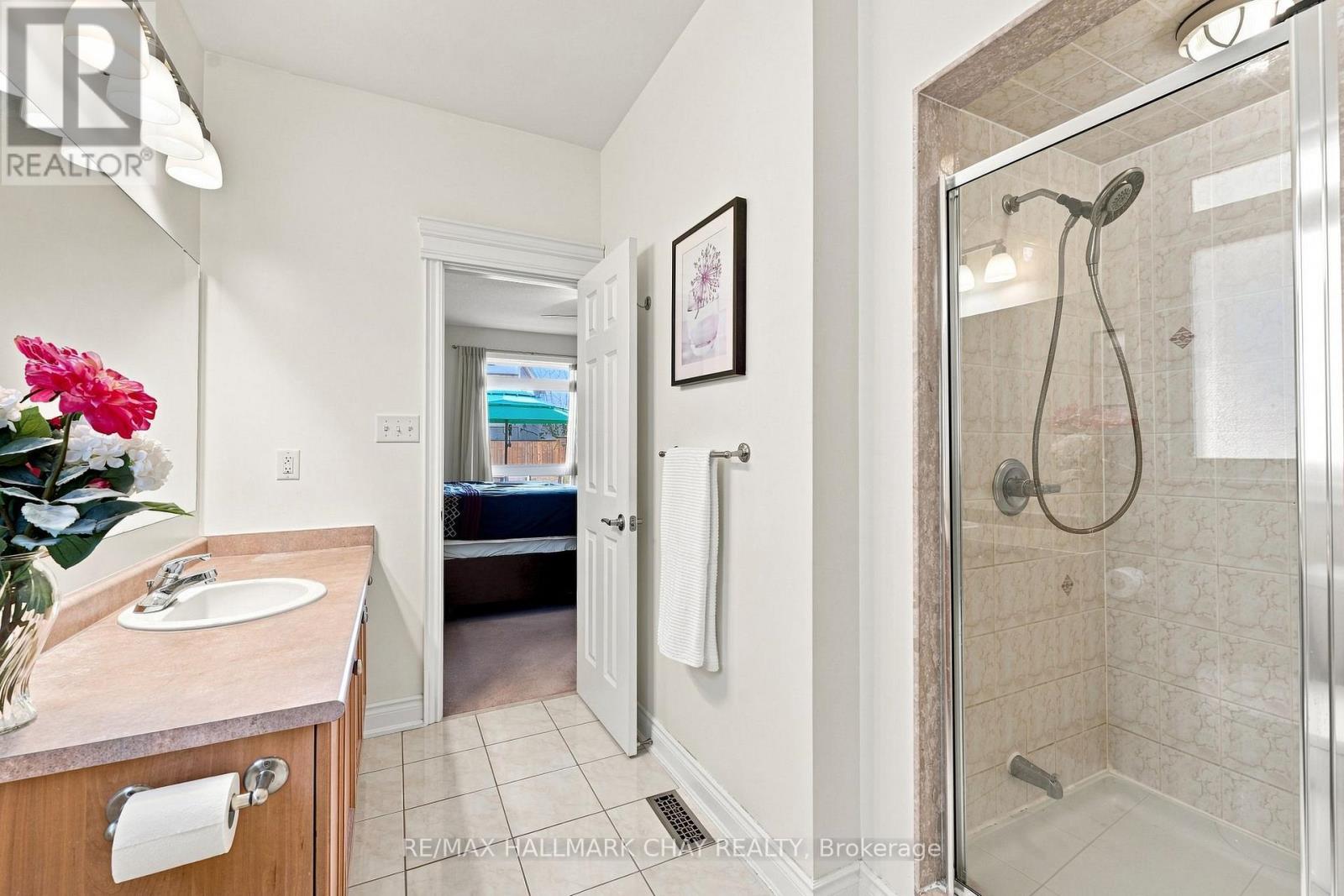 167 THE QUEENSWAY - Image 12