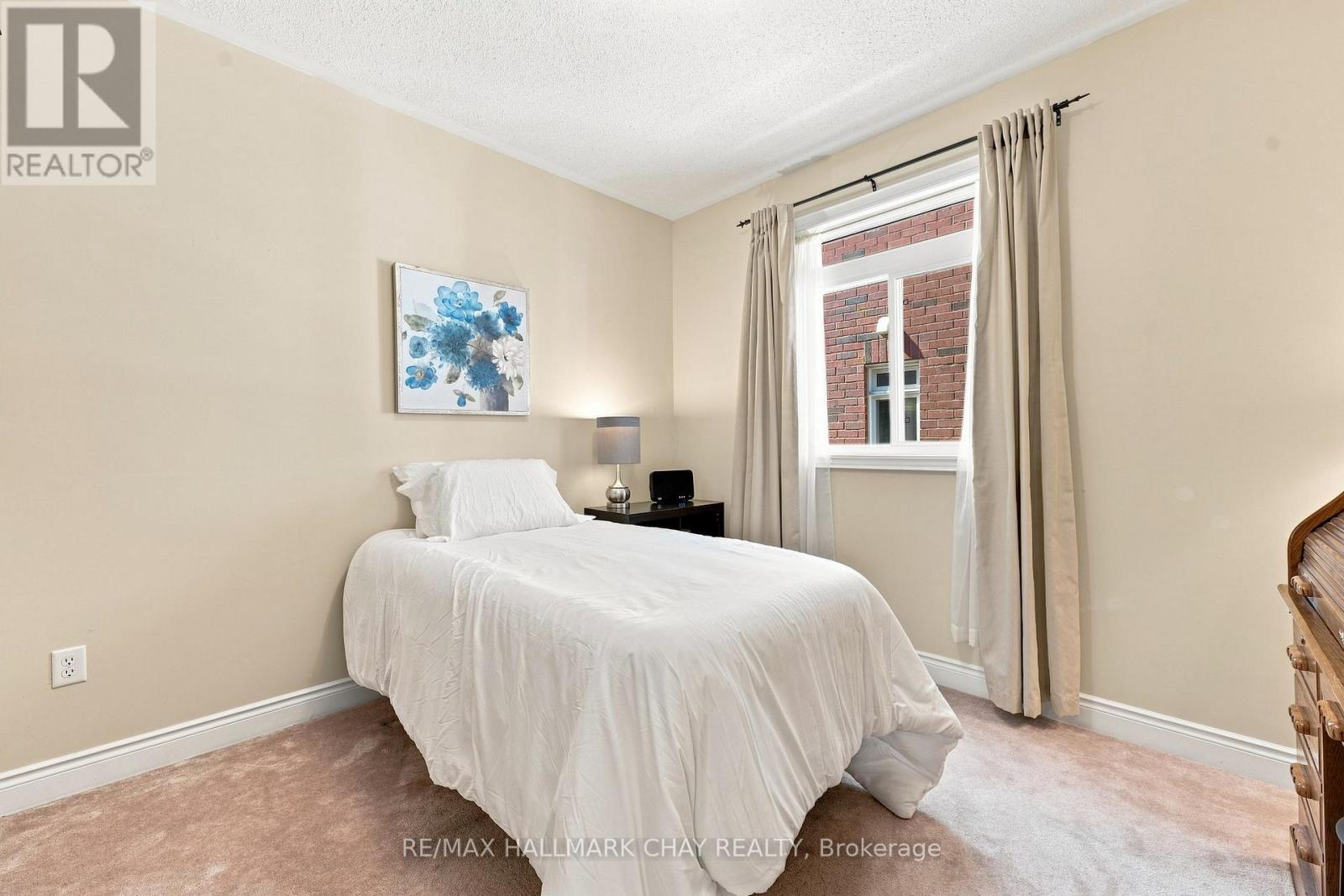 167 THE QUEENSWAY - Image 14