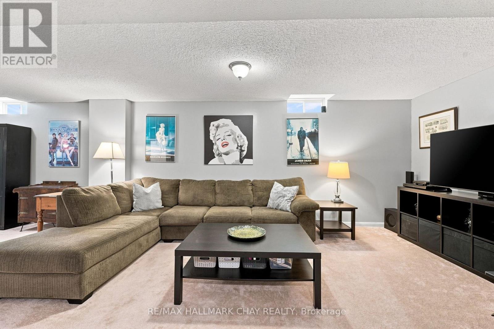 167 THE QUEENSWAY - Image 19