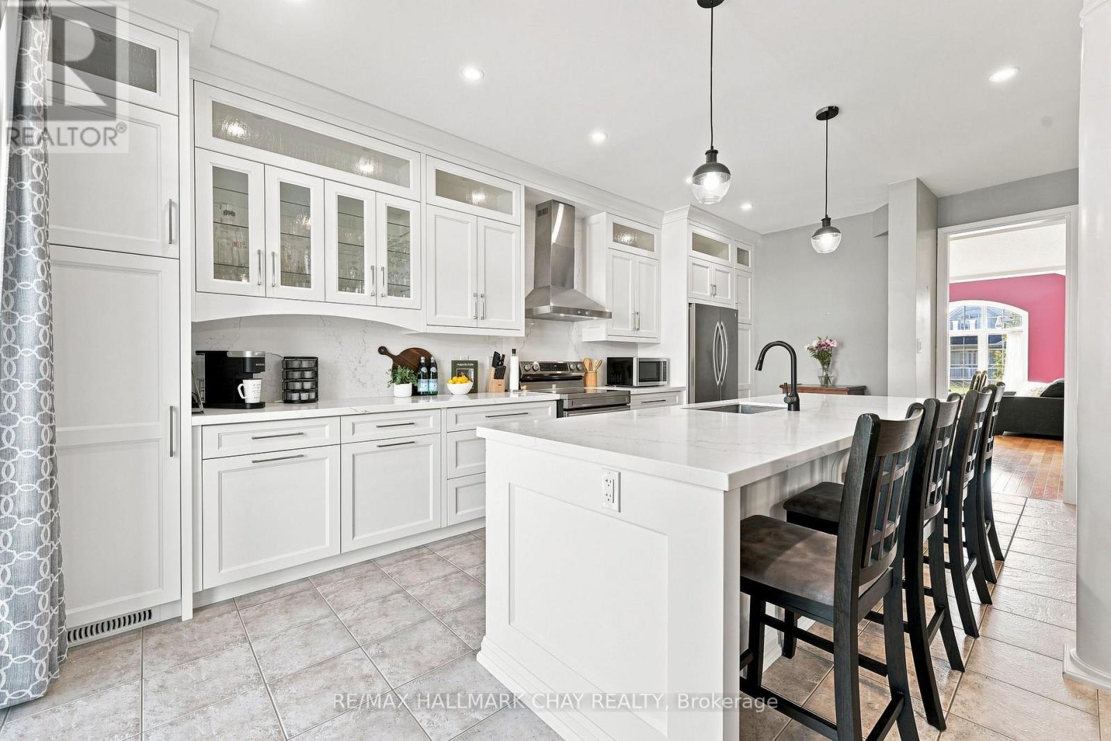 167 THE QUEENSWAY - 2