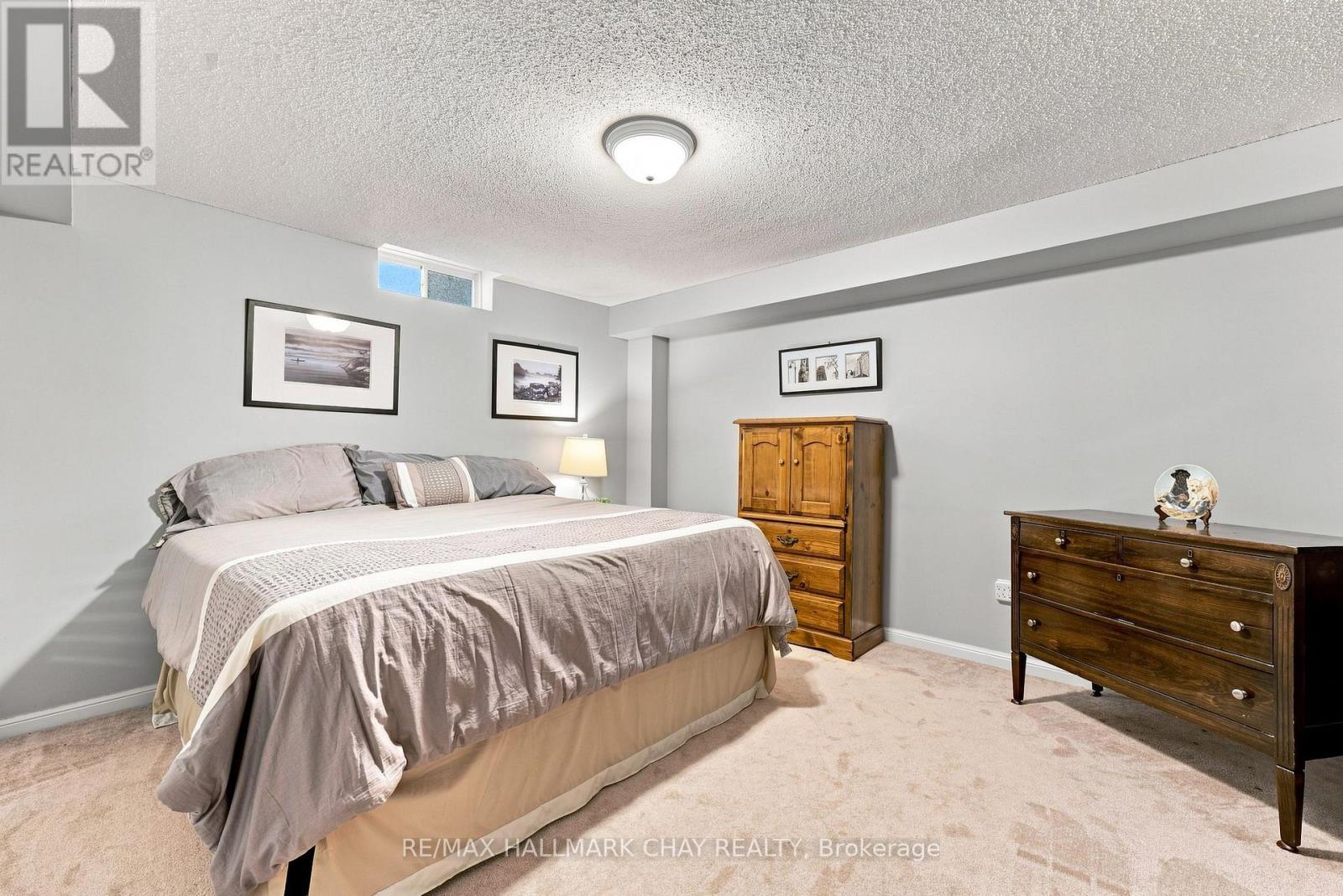 167 THE QUEENSWAY - Image 21