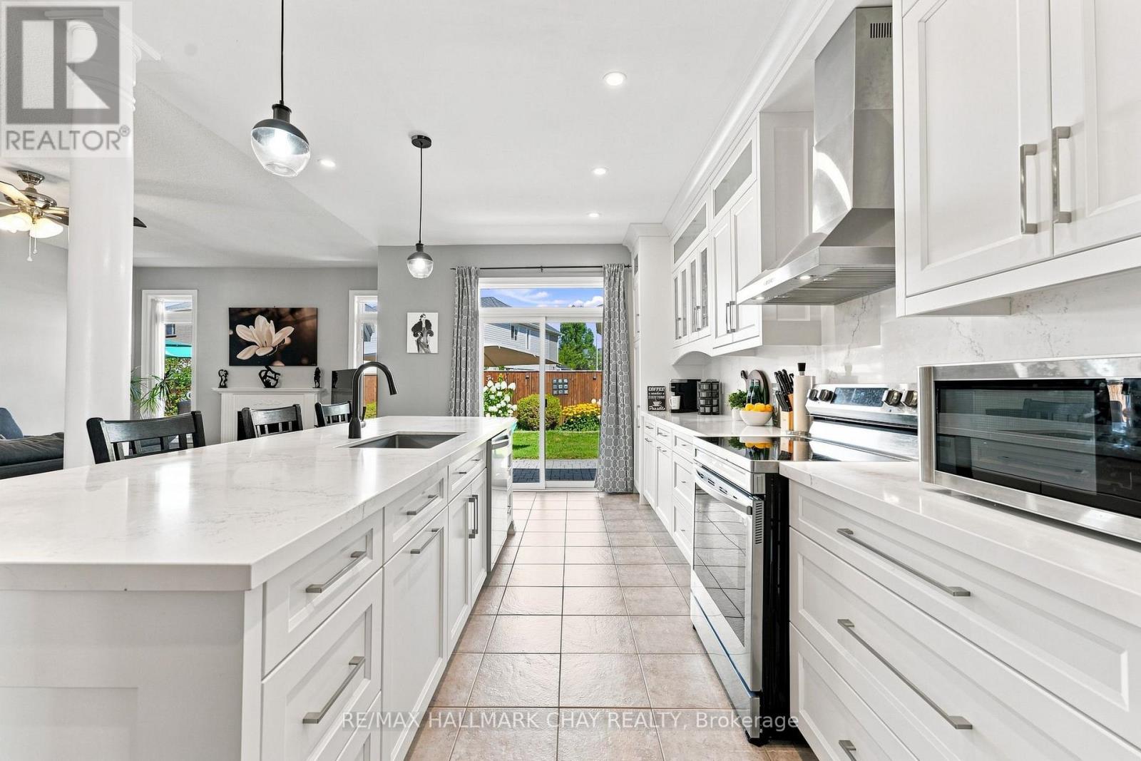 167 THE QUEENSWAY - Image 4