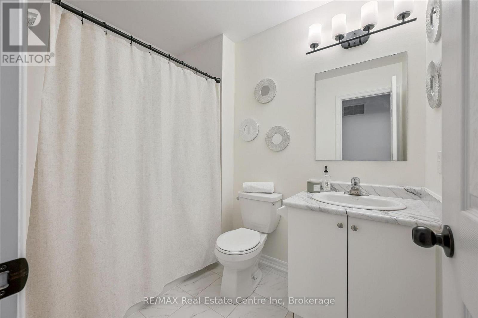 #30 88 DECORSO DRIVE - Image 15