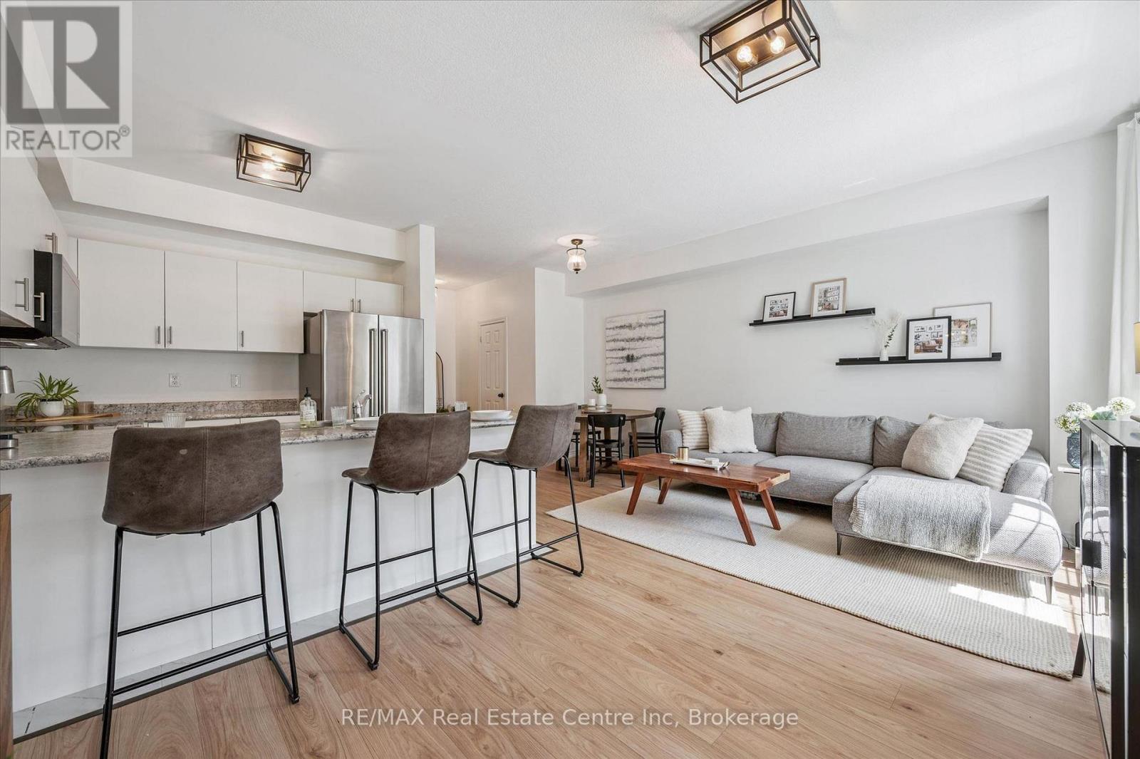 #30 88 DECORSO DRIVE - Image 4