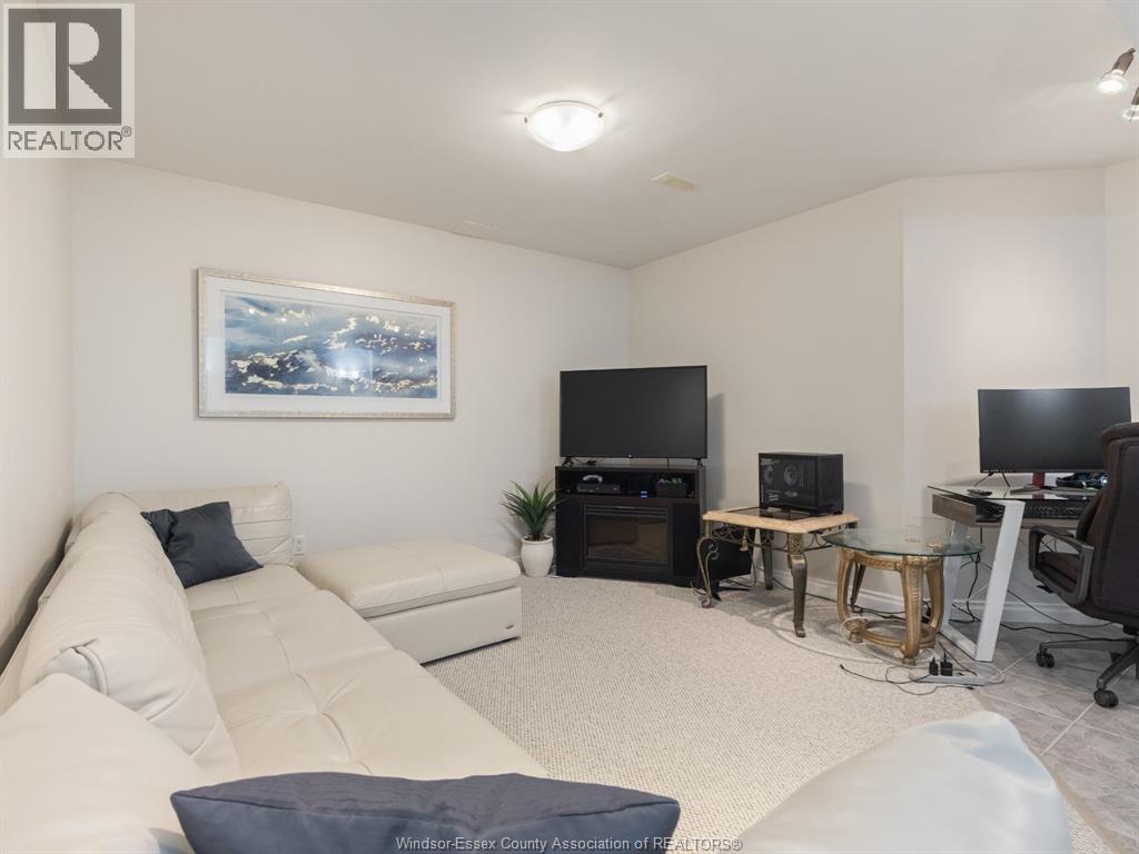 393 TUSCANY CRESCENT - Image 28