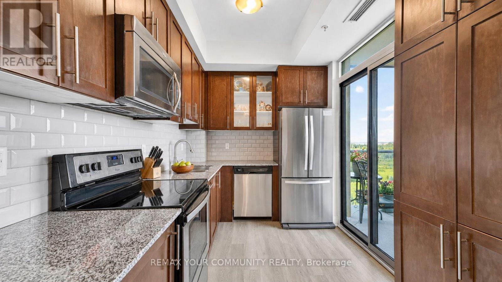#610 55 YORKLAND BOULEVARD - 12